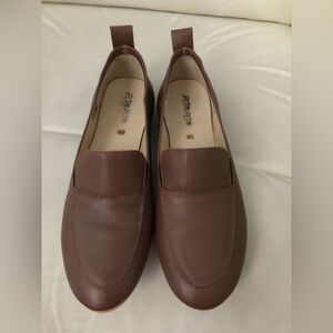 Pompom womens brown loafers size 35